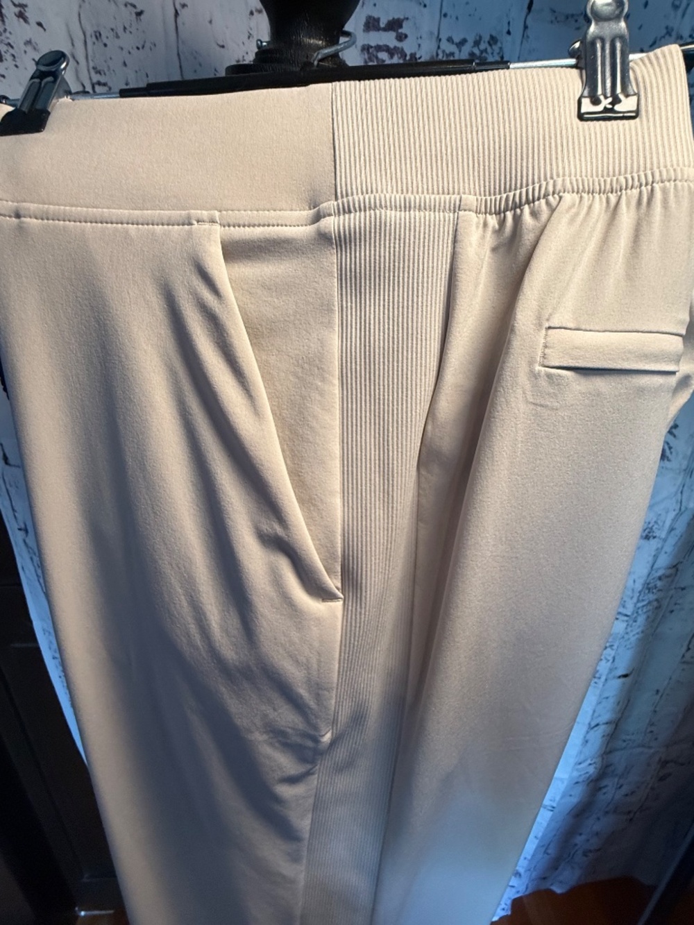*NWOT* Athleta Brooklyn Mid-rise Ankle Pant. Size 10/T. Color Abalone. - Picture 9 of 12